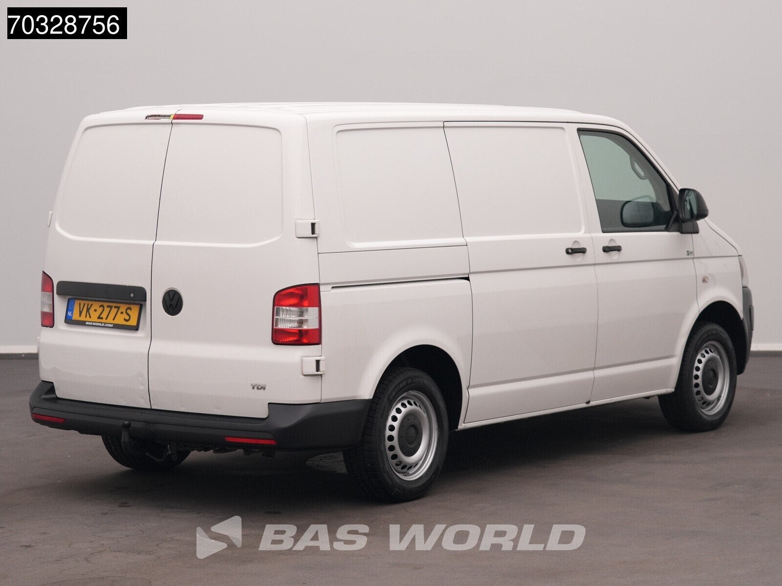 Volkswagen Transporter 86PK L1H1 Navi Airco APK 01-2027 Euro, Autos, Camionnettes & Utilitaires, Euro 5, Achat, 63 kW, Entreprise