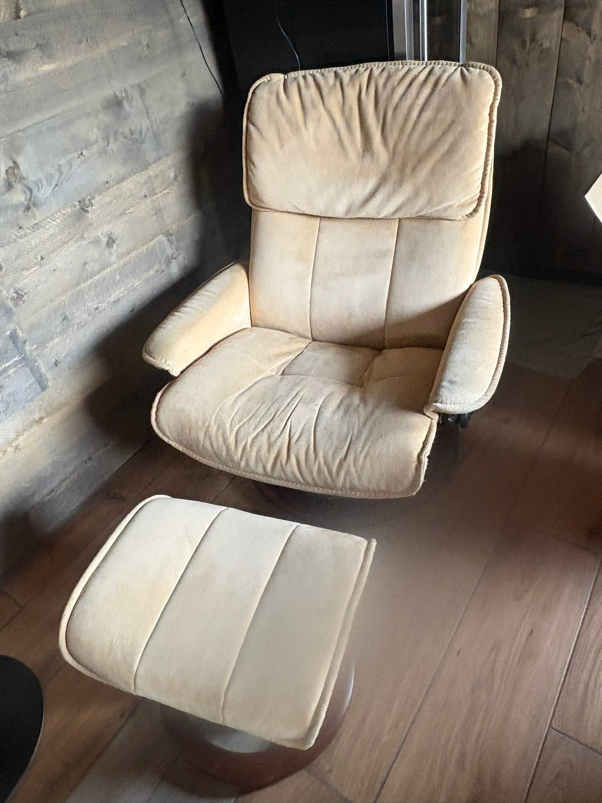 Relax. Zetel met voetbank, Ophalen, Gebruikt, Stof