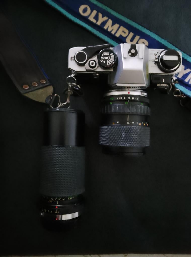 Olympus OM10, manuele adapter, Olympus 35-70mm  en 70-210mm, Audio, Tv en Foto, Fotocamera's Analoog, Ophalen of Verzenden, Zo goed als nieuw