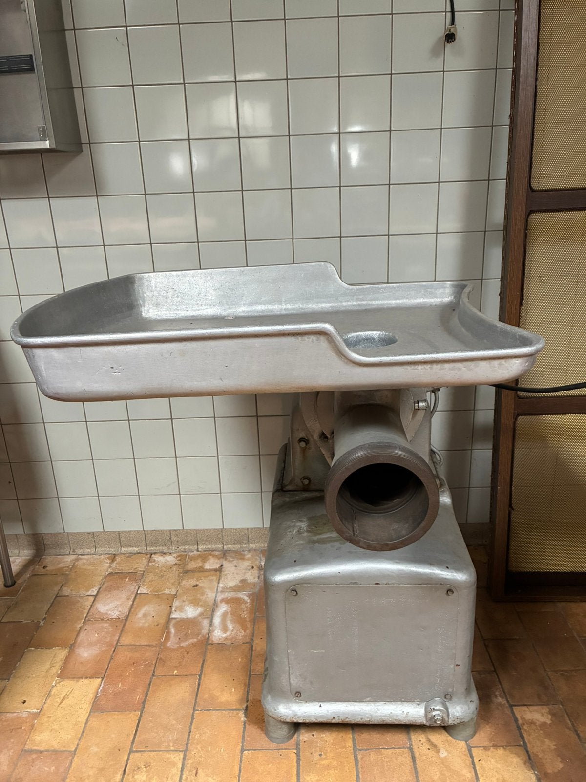 Hachoir à viande, Enlèvement, Utilisé