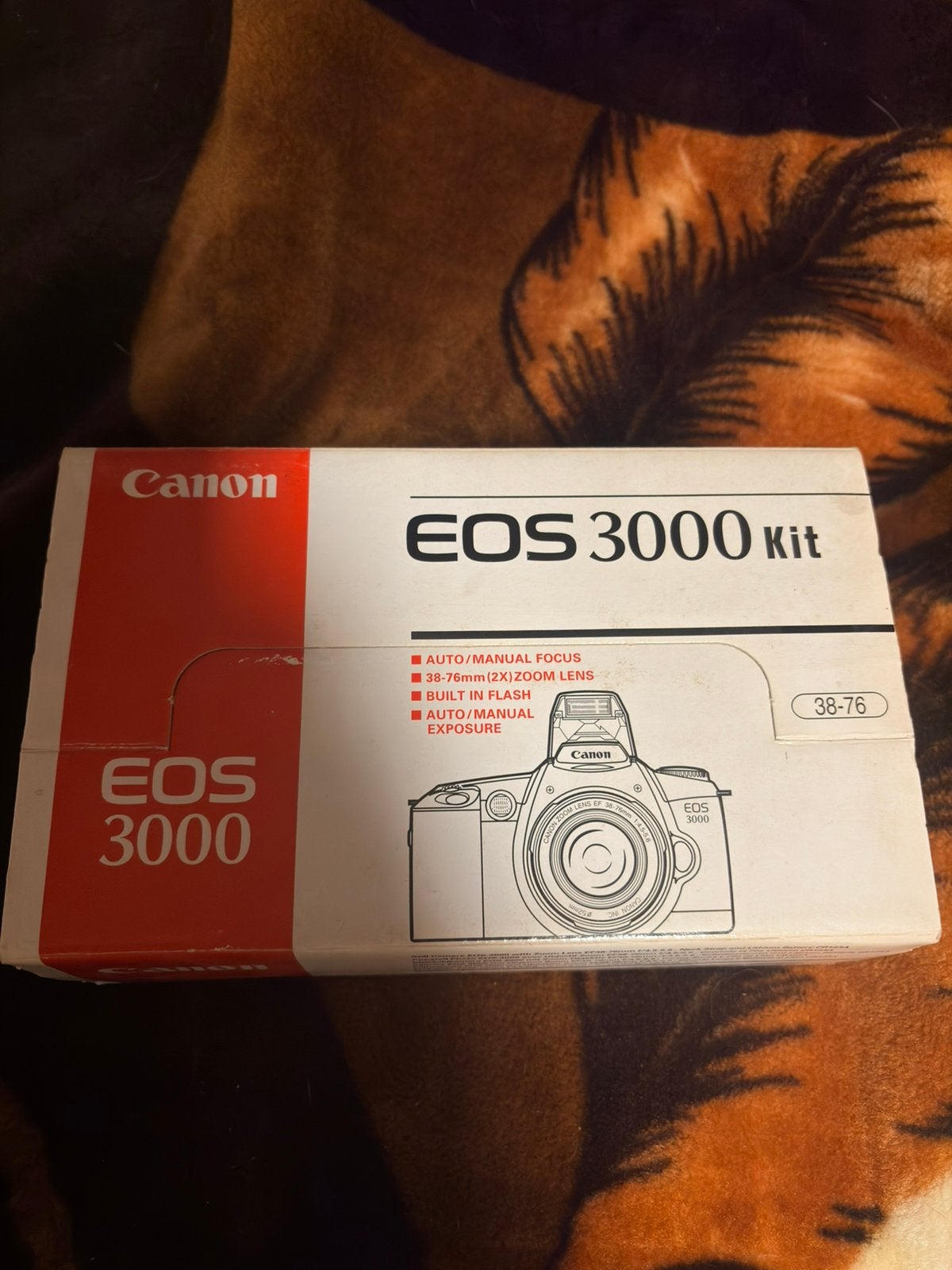 Canon EOS 3000 Kit with EF 38-76mm f/4.5-5.6 Lens, Ophalen of Verzenden, Camera