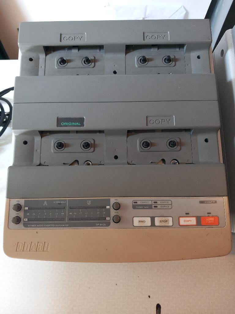Duplicateur cassette audio Otari DP-8-C3 - faire offre, Autres genres, Enlèvement, 2 à 25 cassettes audio, Accessoires