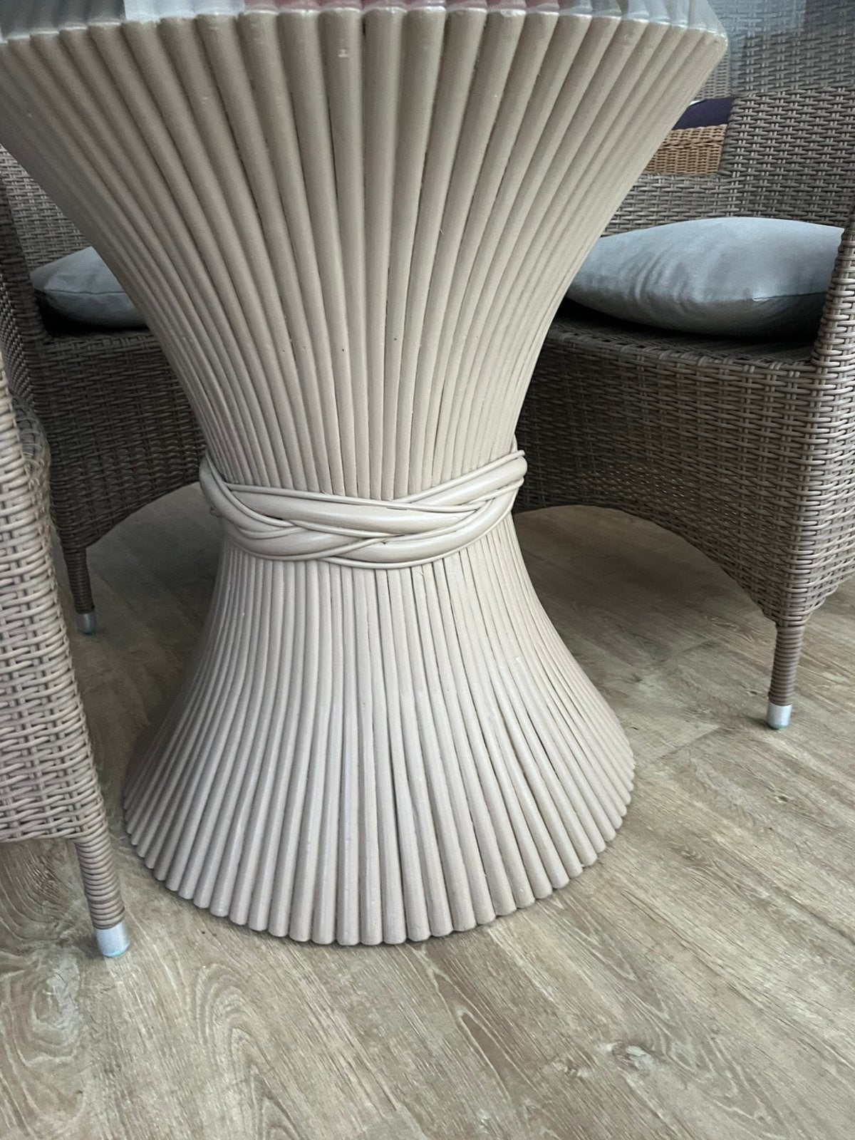 Tafel, Ophalen, Zo goed als nieuw, Riet of Rotan, Vier