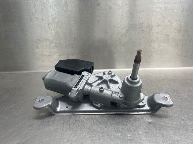 MOTEUR ESSUIE-GLACE ARRIÈRE Toyota Yaris III (P13), Utilisé, Toyota