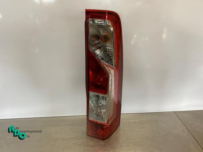 Feu arrière droit d'un Renault Master (Master 3 10-), Autos : Pièces & Accessoires, Carrosserie & Tôlerie, Renault, -, 3 mois de garantie