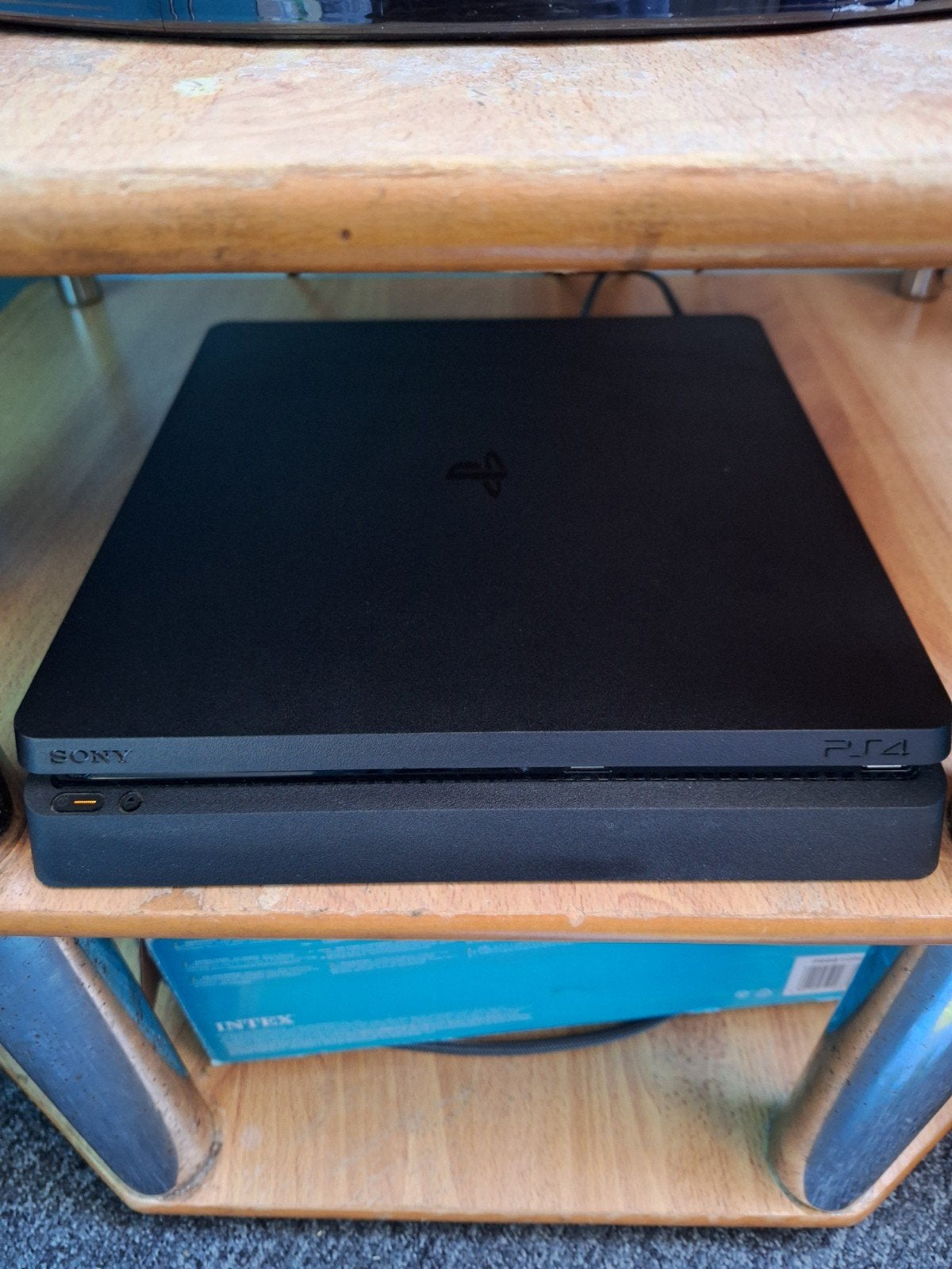 Ps4 slim 1tb 6 games 2  controllers in perfecte staat, Games en Spelcomputers, Spelcomputers | Sony PlayStation 4, Met games, Met 2 controllers