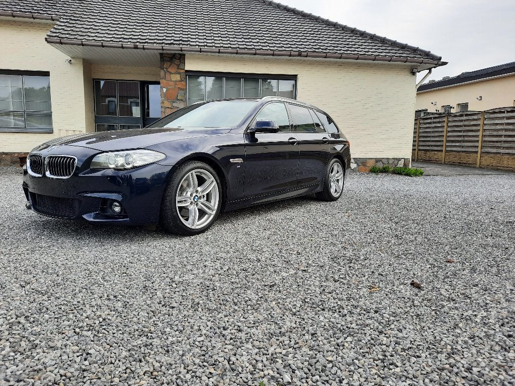 BMW 520d Touring met M pack, Auto's, Automaat, Dealer onderhouden, Achterwielaandrijving, 4 cilinders