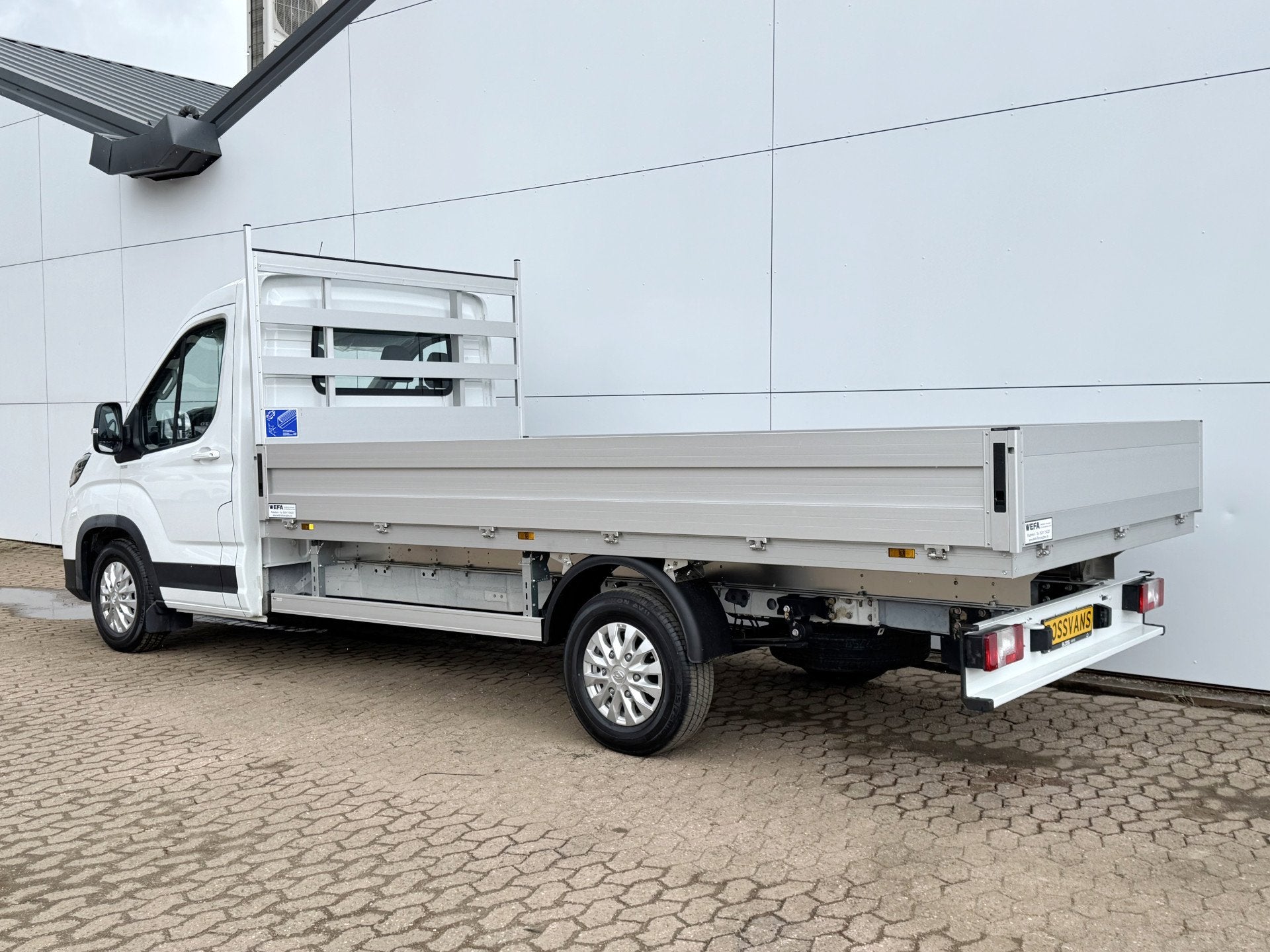 Maxus eDeliver 9 65kWh 204PK Nieuw! Open Laadbak 172km WLTP, Neuf, Achat, Entreprise, 3 places