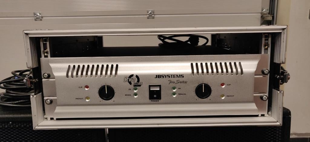 Versterker JB Systems CTWO 650 + flightcase 4units, Muziek en Instrumenten, Ophalen, Zo goed als nieuw