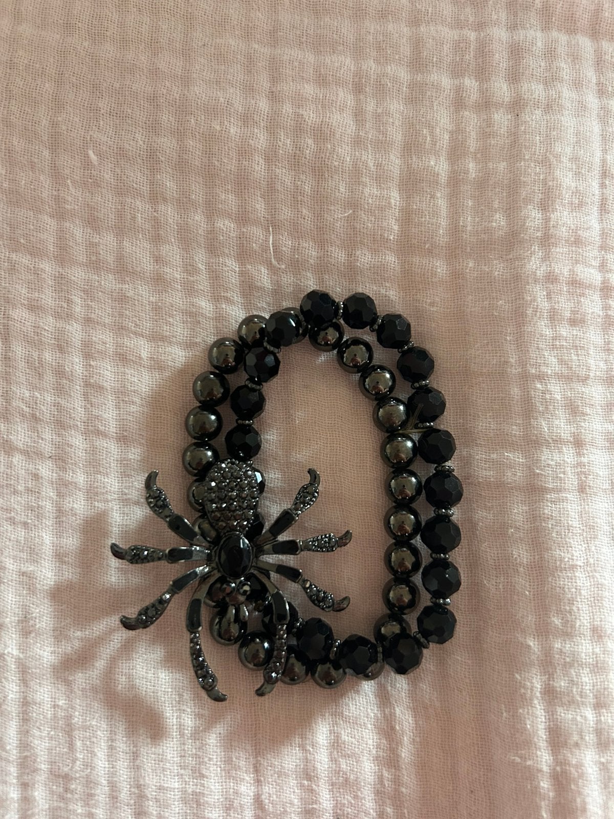Bracelet araignée, Bijoux, Sacs & Beauté, Élastique, Enlèvement ou Envoi, Avec bracelets à breloques ou perles, Comme neuf
