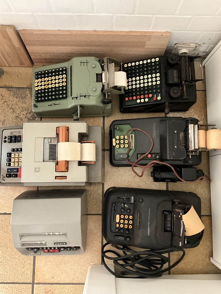 Rekenmachines van voor 1970. (10stuks), Ophalen