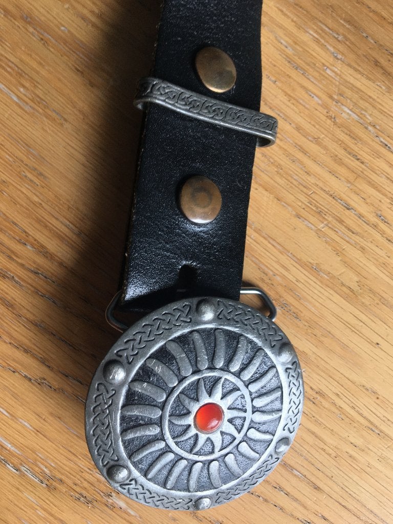 Mooie lederen ceintuur met vintage gesp-100cm, Kleding | Dames, Riemen en Ceinturen, Ophalen of Verzenden, Zo goed als nieuw, Echt leder