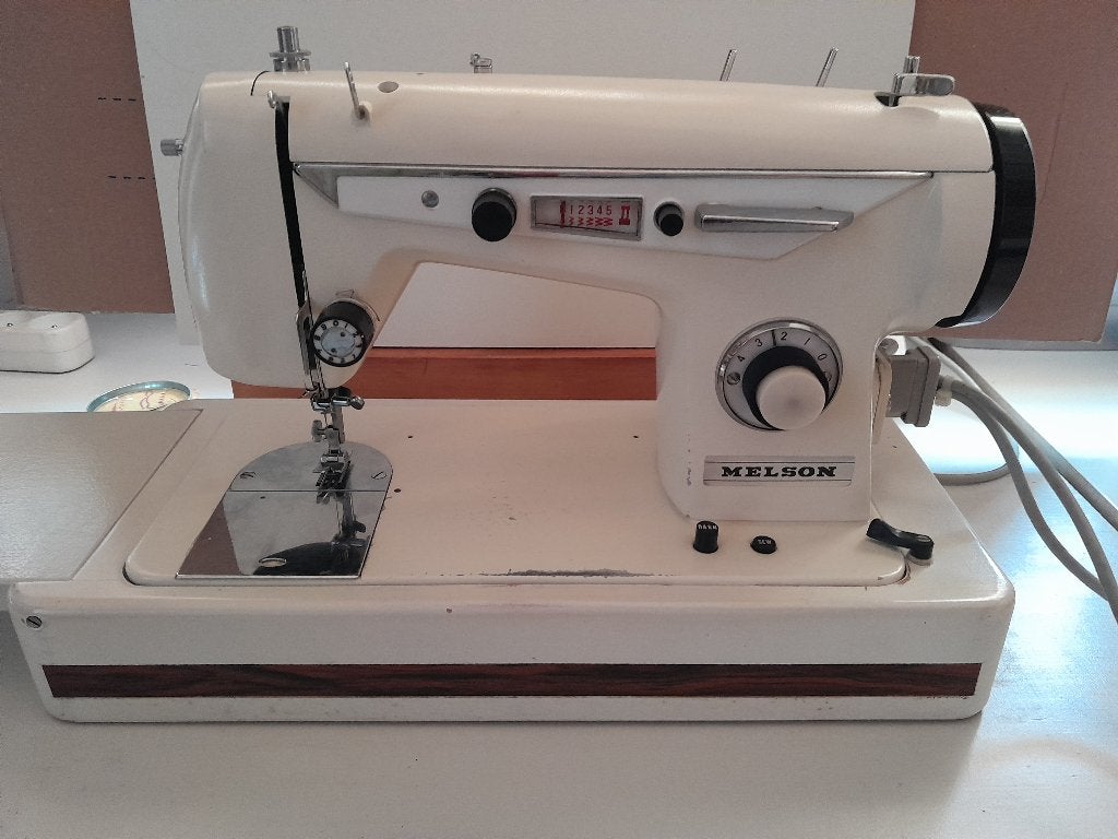 Melson (Lewenstein) Naaimachine € 100,-, Hobby en Vrije tijd, Naaimachines en Toebehoren, Ophalen, Gebruikt, Naaimachine, Overige merken