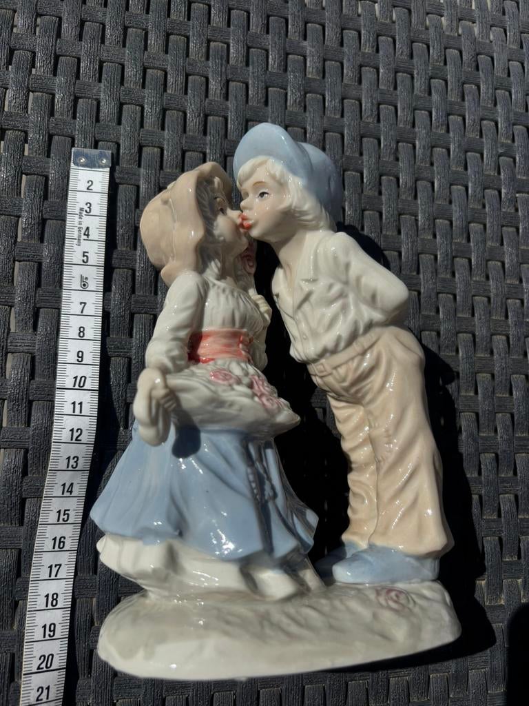 Klein beeldje koppeltje, Verzamelen, Beelden en Beeldjes, Ophalen of Verzenden, Zo goed als nieuw