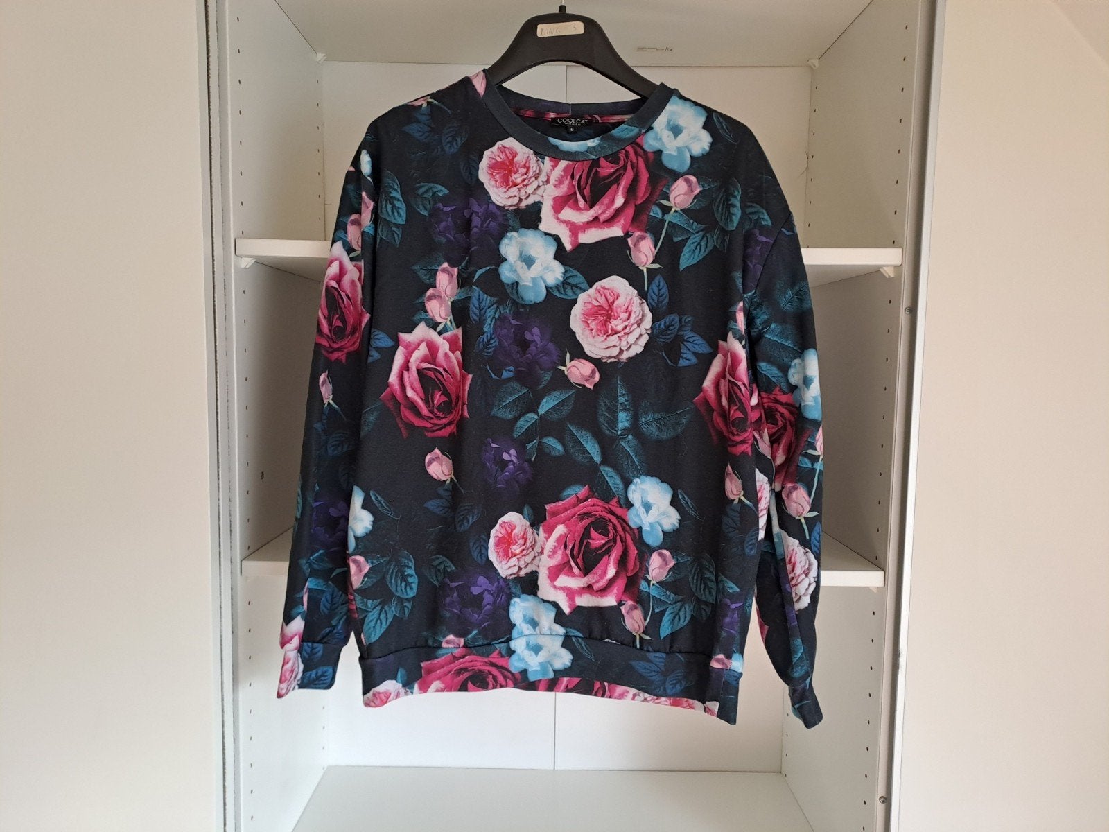 Pull doublé noir à fleurs multicolores t M, Vêtements | Femmes, Taille 38/40 (M), Enlèvement ou Envoi, Coolcat, Multicolore