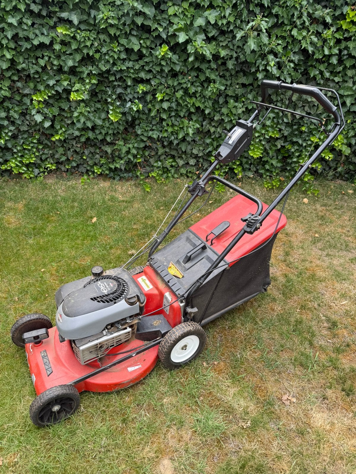 Grasmaaier benzine Briggs & Stratton, Jardin & Terrasse, Tondeuses à gazon, Enlèvement, Utilisé, Tondeuses à gazon à essence
