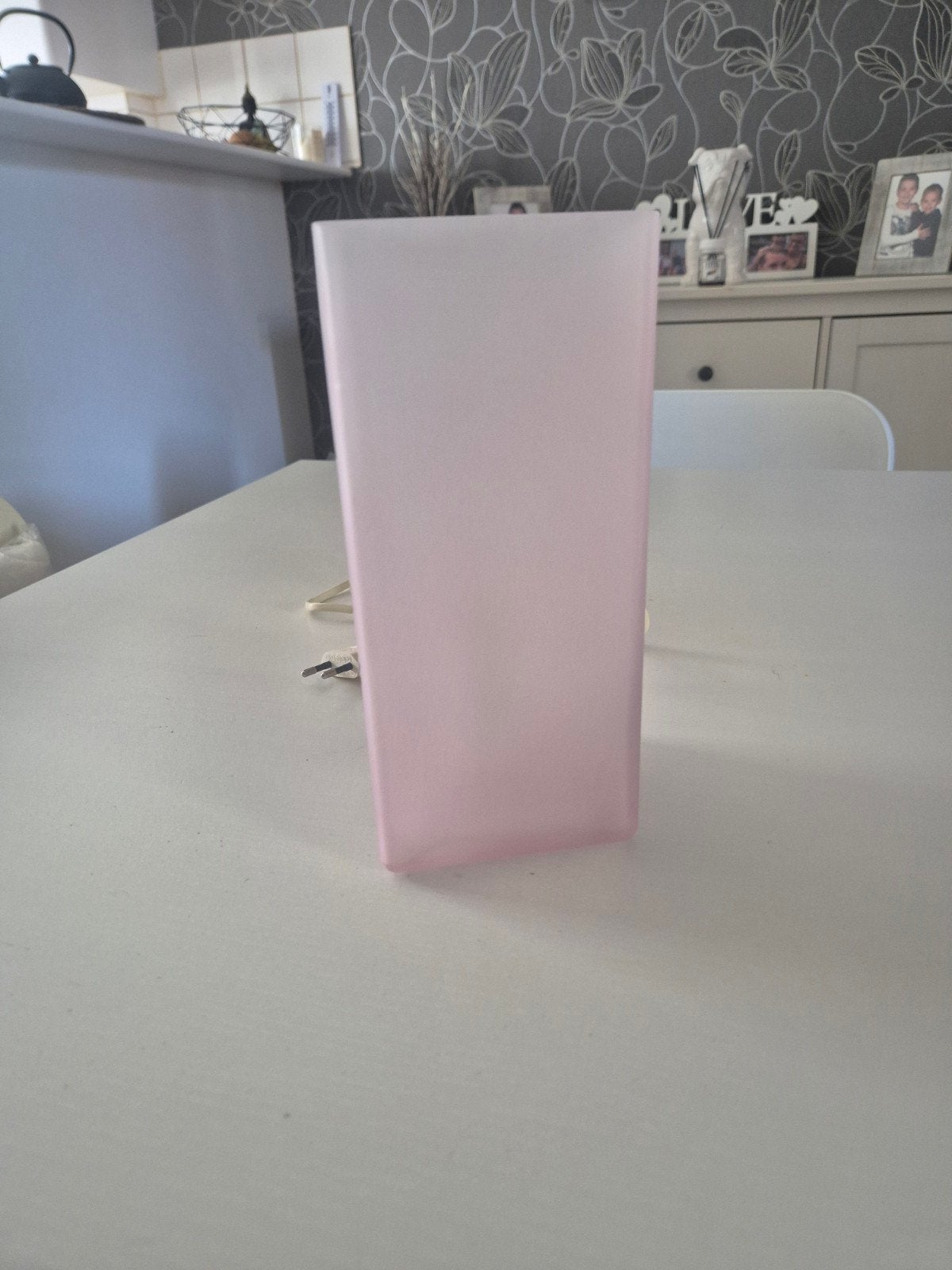 Nachtlampje roze, Huis en Inrichting, Lampen | Lampenkappen, Ophalen, Tafellamp, Zo goed als nieuw, Glas