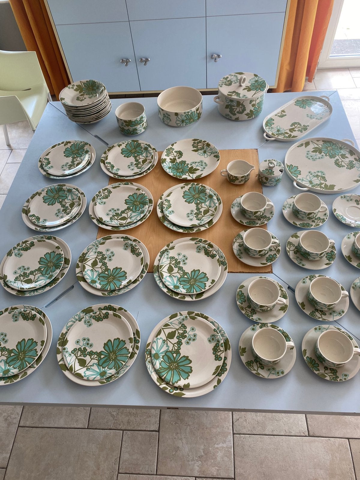 Service Villeroy et Boch Scarlett style Acapulco, Enlèvement