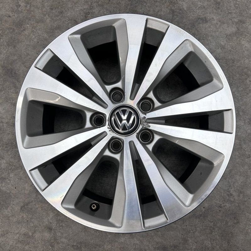 16 inch originele Volkswagen Golf Toronto  velg 5G0601025L 1, Autos : Pièces & Accessoires, -, Pneu(s), Utilisé, -