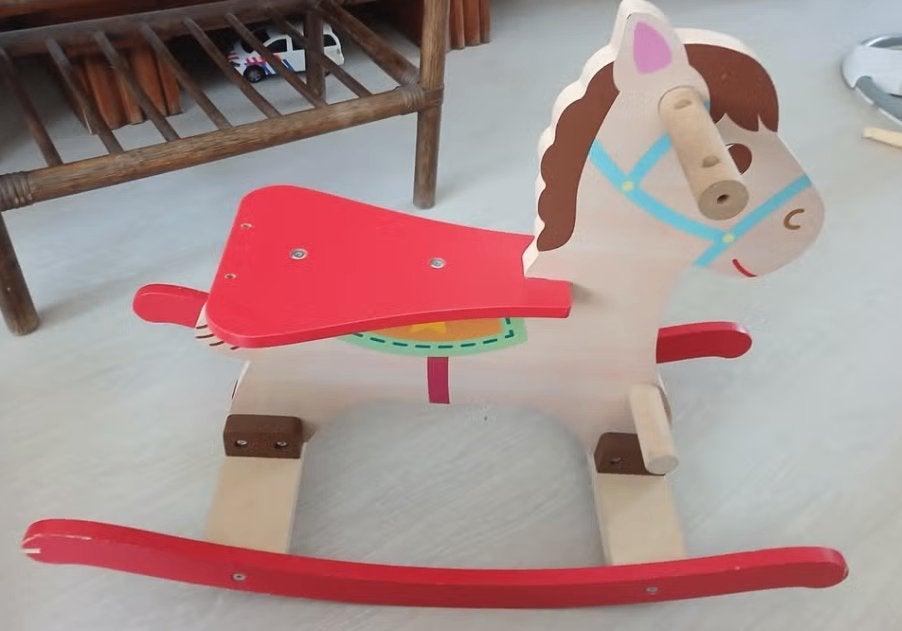Cheval à bascule en bois, Enlèvement, Utilisé