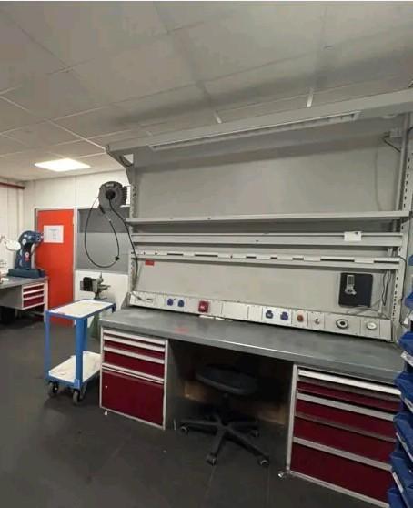Werkbank compleet met achterwand, verlichting en ladeblok, Doe-het-zelf en Bouw, Ophalen