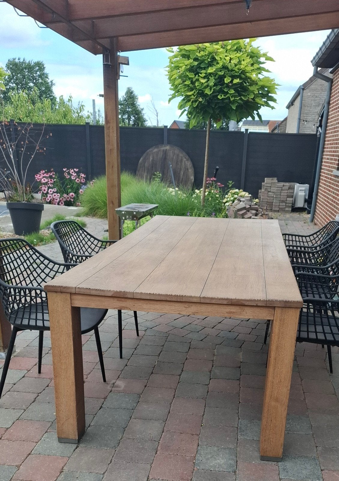 Houten tafel, Enlèvement