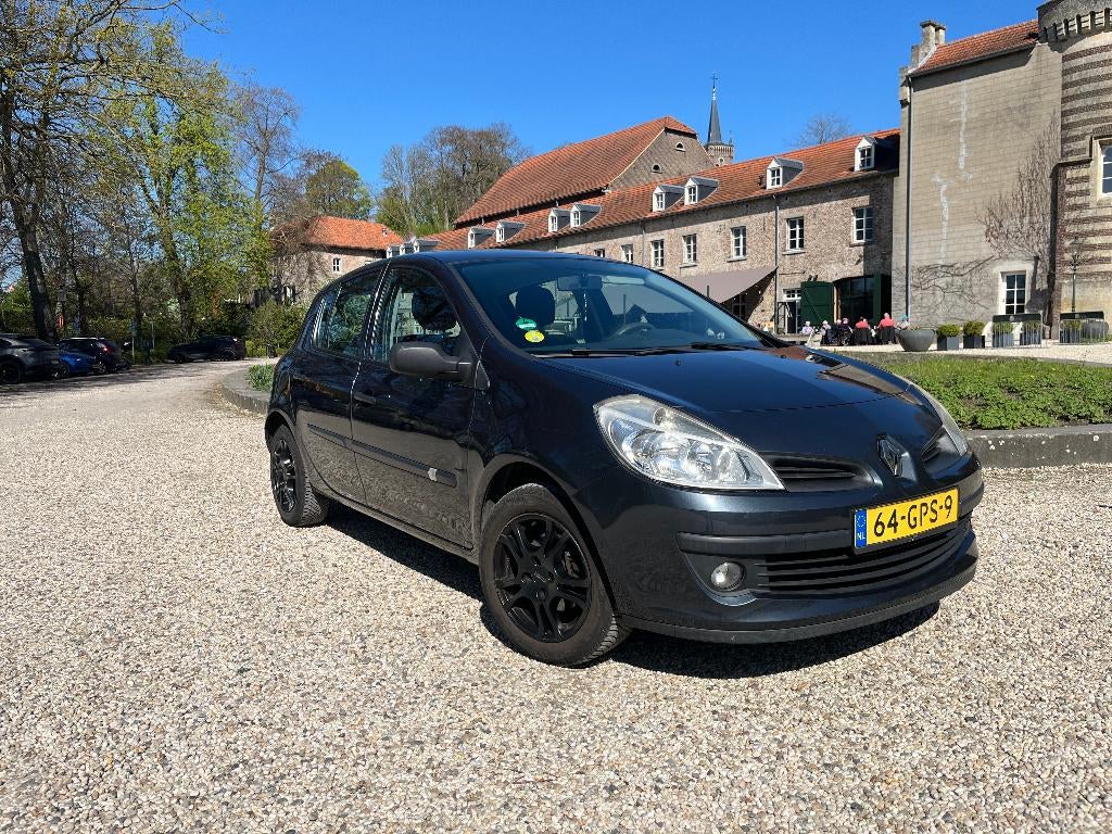 renault clio 2008 benzine, Autos, Renault, Particulier, Clio, ABS, Airbags, Air conditionné, Alarme, Vitres électriques, Jantes en alliage léger