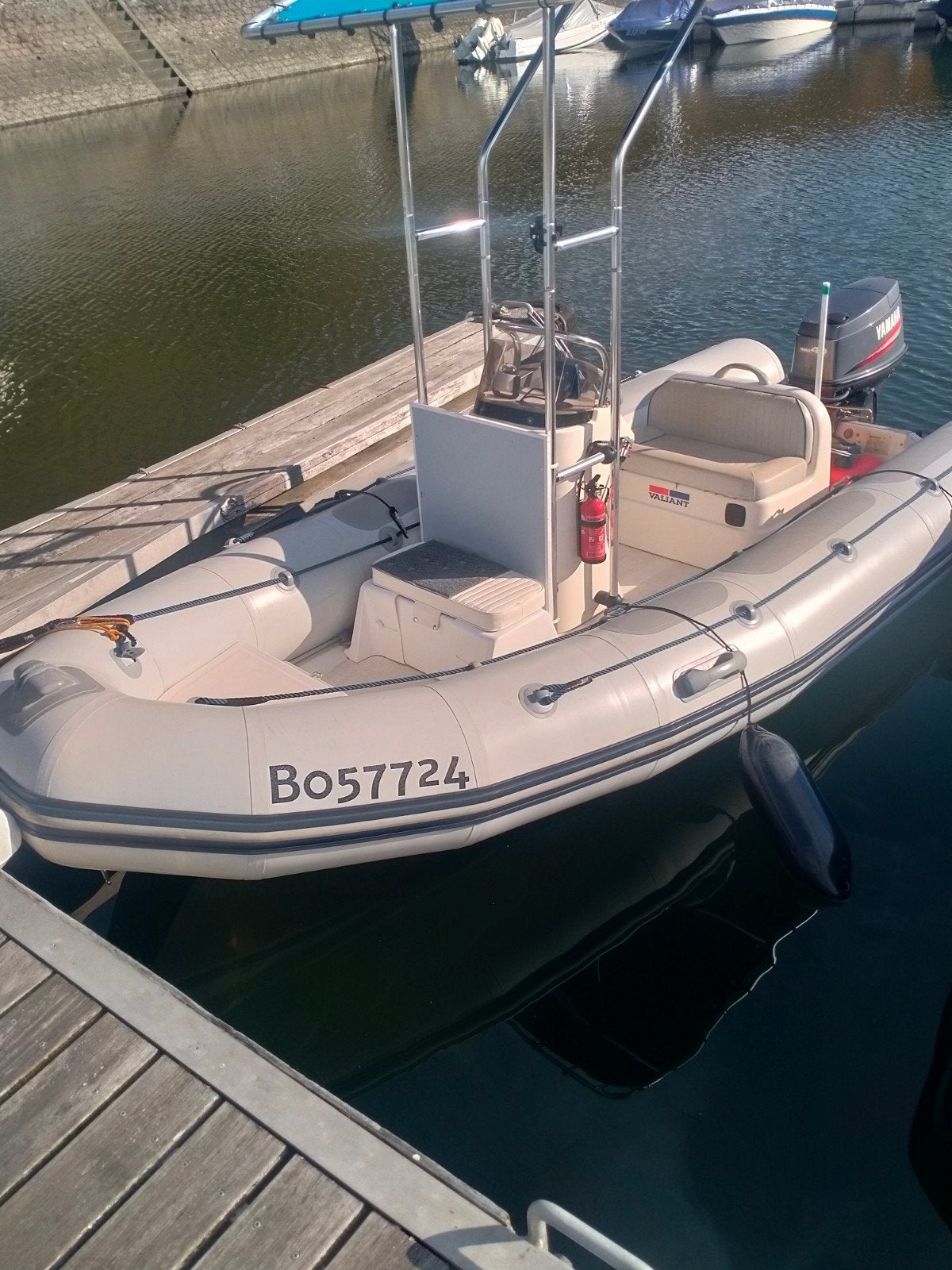 Bateau pneumatique Valiant V450, 30 à 50 ch, 5 m, Moteur hors-bord, 45 cm