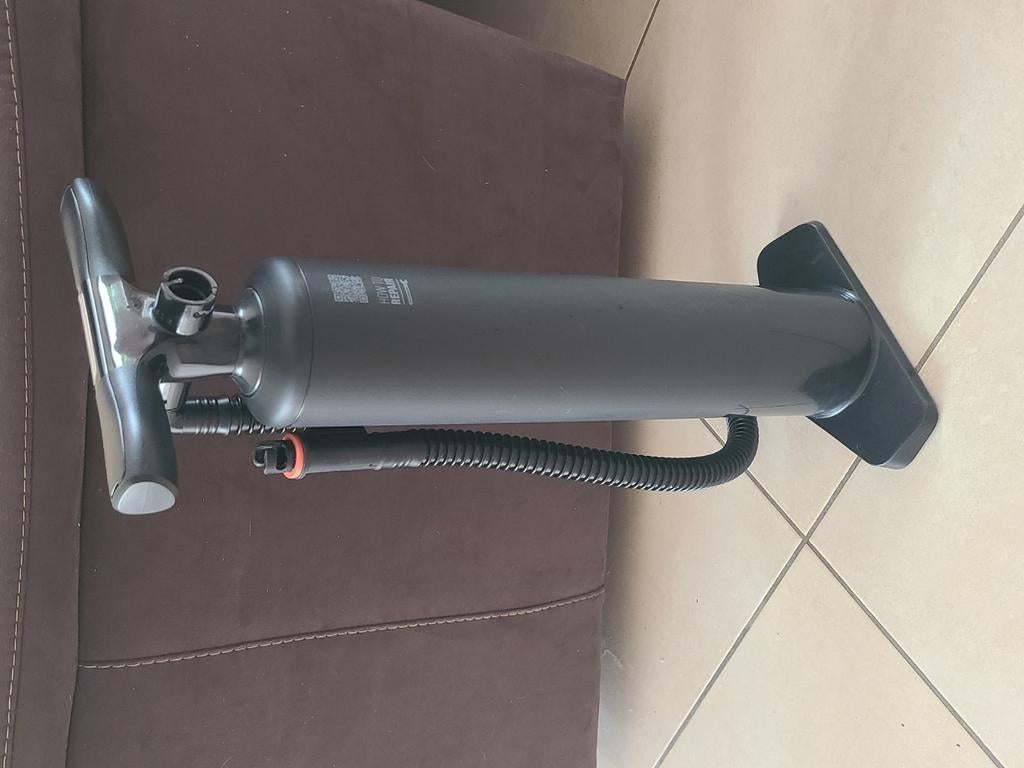Pompe manuelle Decathlon Quechua Ultim Comfort 10 PSI, Caravanes & Camping, Accessoires de camping, Comme neuf, Enlèvement