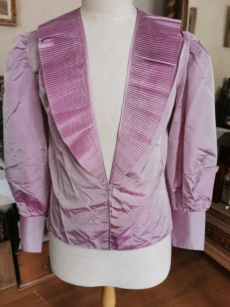 Magnifique chemisier en soie de couleur lilas de Couture Cha, Enlèvement ou Envoi, Comme neuf, Taille 42/44 (L)