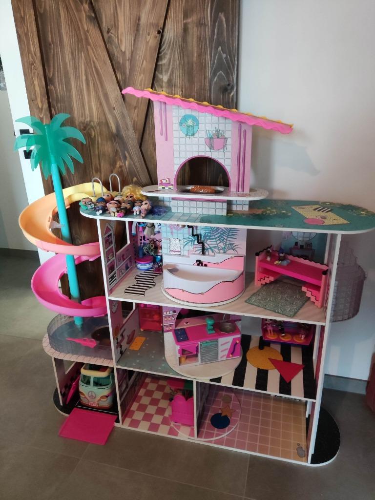 Une pop house de L.O.L., avec une camionnette et des poupées, Enlèvement, Comme neuf, Maison de poupées