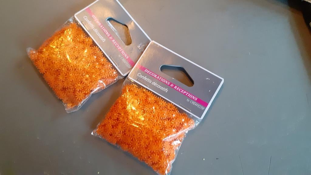 2 paquets de confettis fleur plastique deco de table, Enlèvement ou Envoi, Neuf