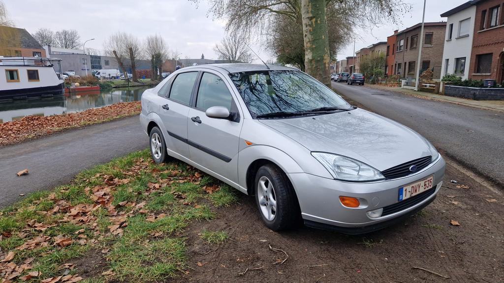 Ford Focus Berline Ghia 1.6i Bezine, Autos, Argent ou Gris, Achat, 4 portes, Boîte manuelle