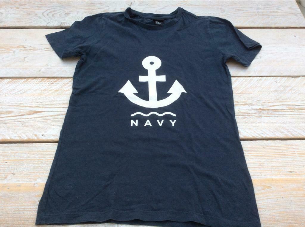 H&M donkerblauw t-shirt. Mt. XS, Vêtements | Hommes, T-shirts, Enlèvement ou Envoi, Porté, Taille 46 (S) ou plus petite, Bleu