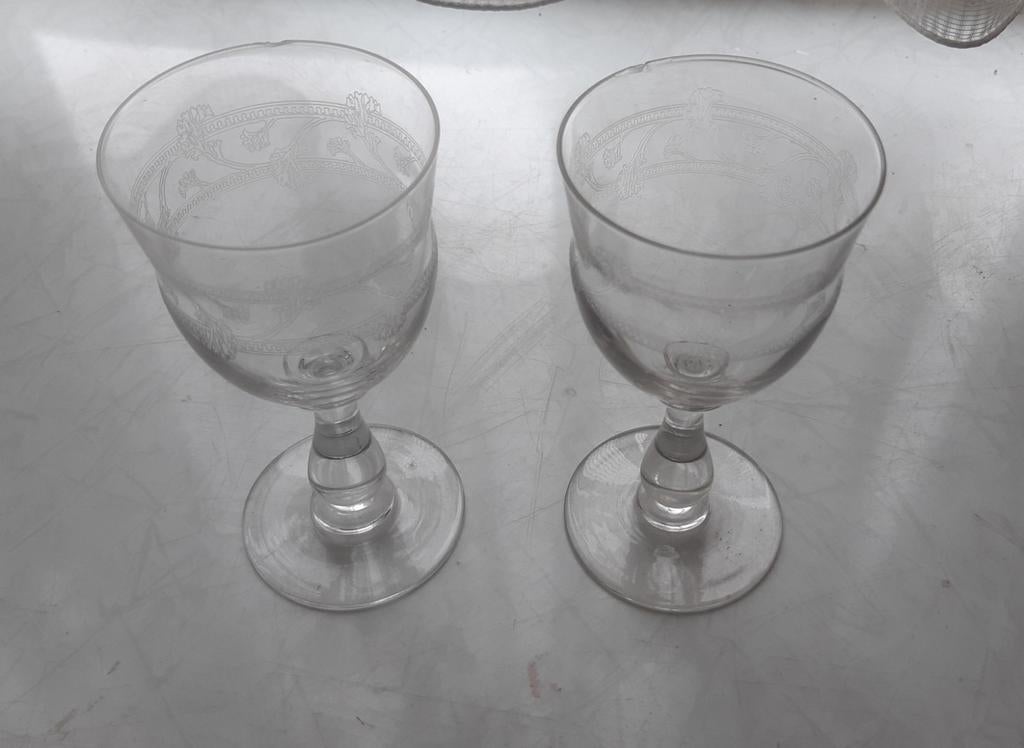 verres à vin anciens, Enlèvement ou Envoi, Utilisé