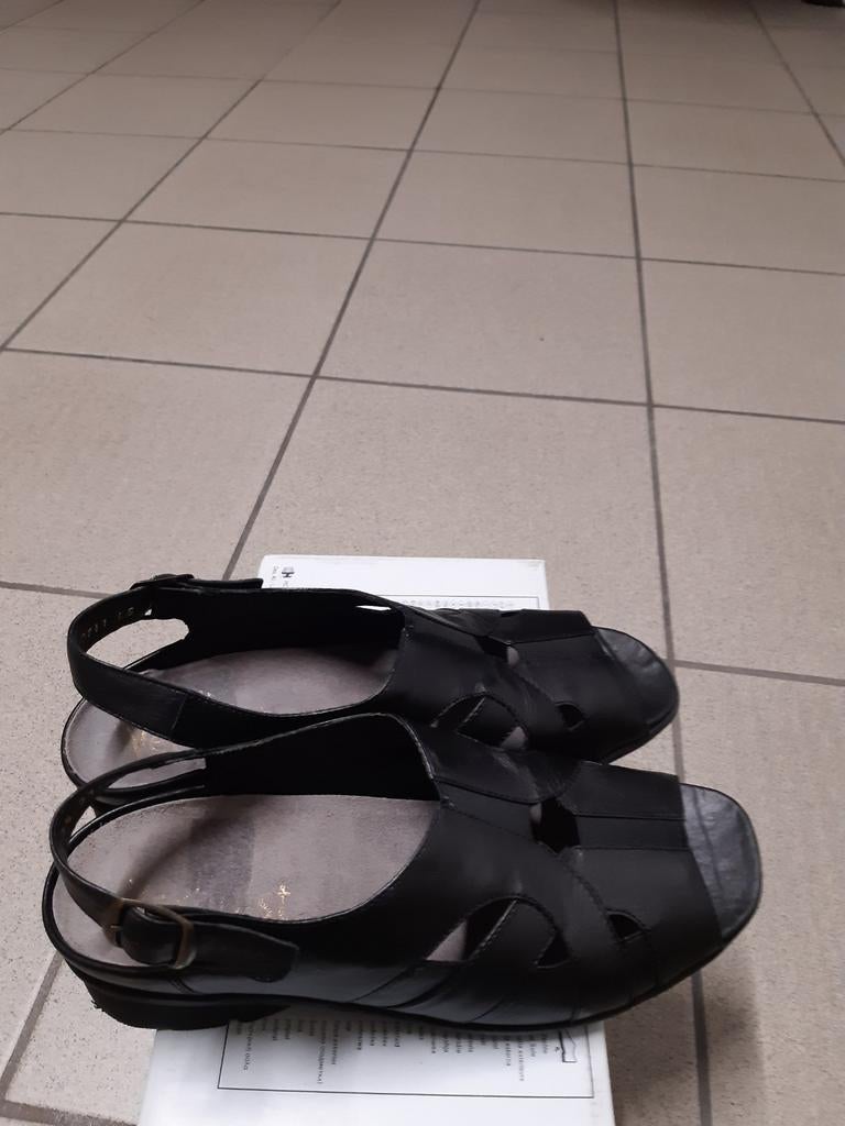 Comfortable lederen dames sandalen,maat 38,5, Kleding | Dames, Schoenen, Zo goed als nieuw, Sandalen of Muiltjes, Zwart, Ophalen of Verzenden