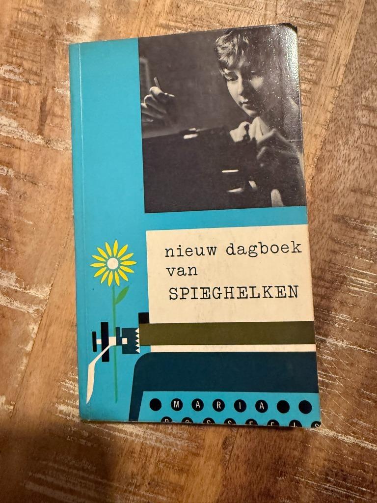 Nieuw dagboek van Spieghelken - Maria Rosseels, Boeken, Gelezen, België, Ophalen of Verzenden, Maria Rosseels
