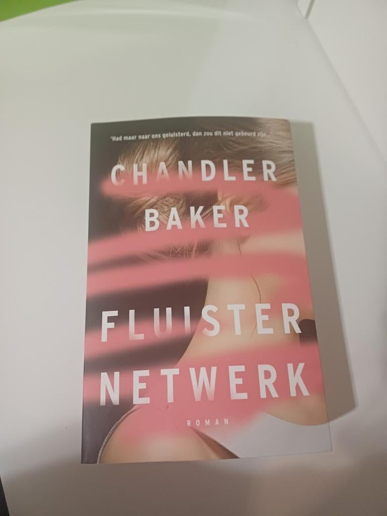 Chandler Baker - Fluisternetwerk, Livres, Littérature, Neuf, Enlèvement ou Envoi