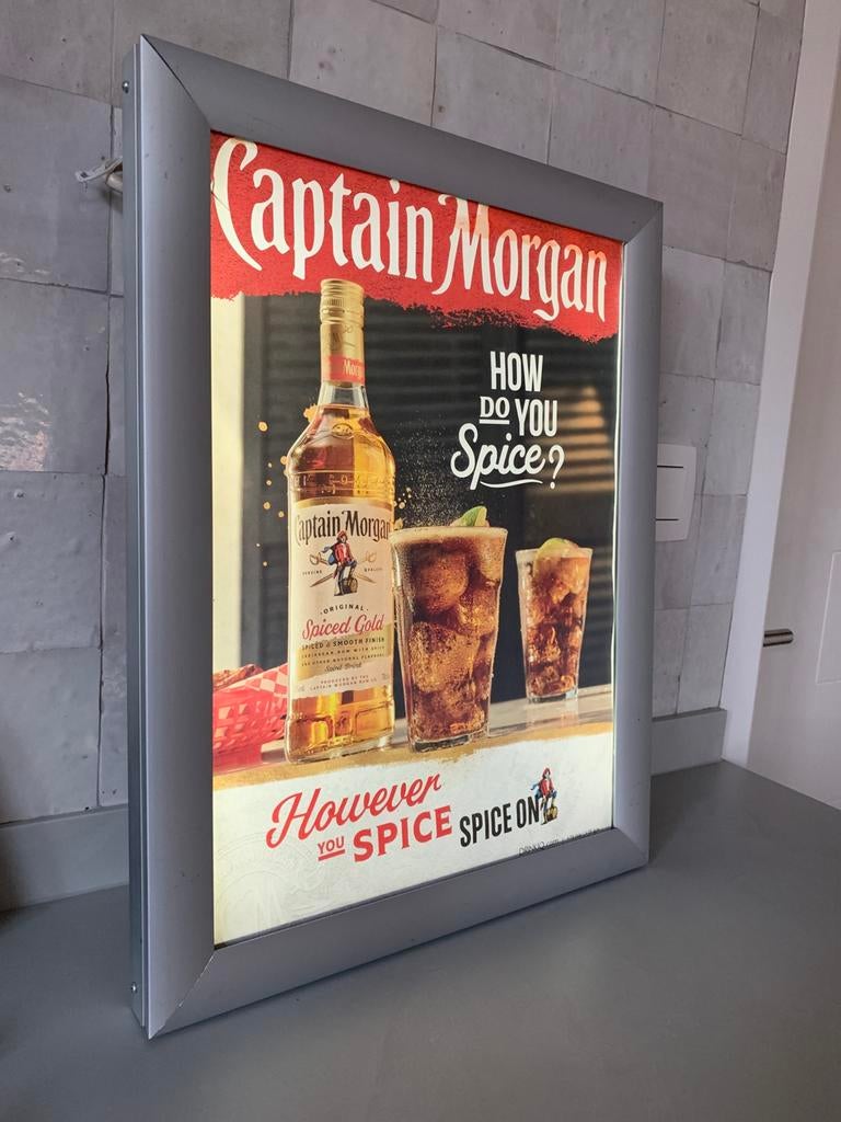 Cool verlicht reclamebord met poster Captain Morgan, Ophalen of Verzenden, Zo goed als nieuw, Reclamebord