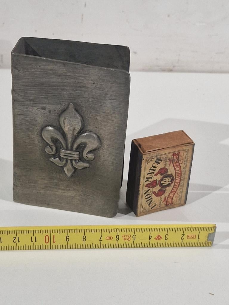 Grote tinnen lucifer houder,  fleur de lys , antiek Frankrij, Antiek en Kunst, Ophalen of Verzenden