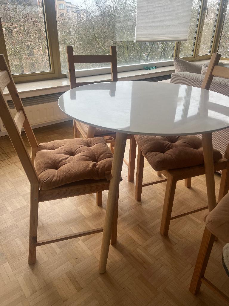 Table + chaises, Enlèvement, Utilisé