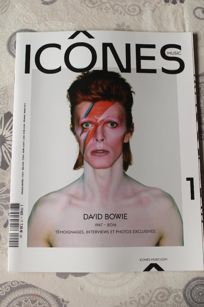 DAVID BOWIE - 1947 - 2016 - Icônes Music - mars 2016, Enlèvement ou Envoi, Comme neuf, Musique, Cinéma ou TV