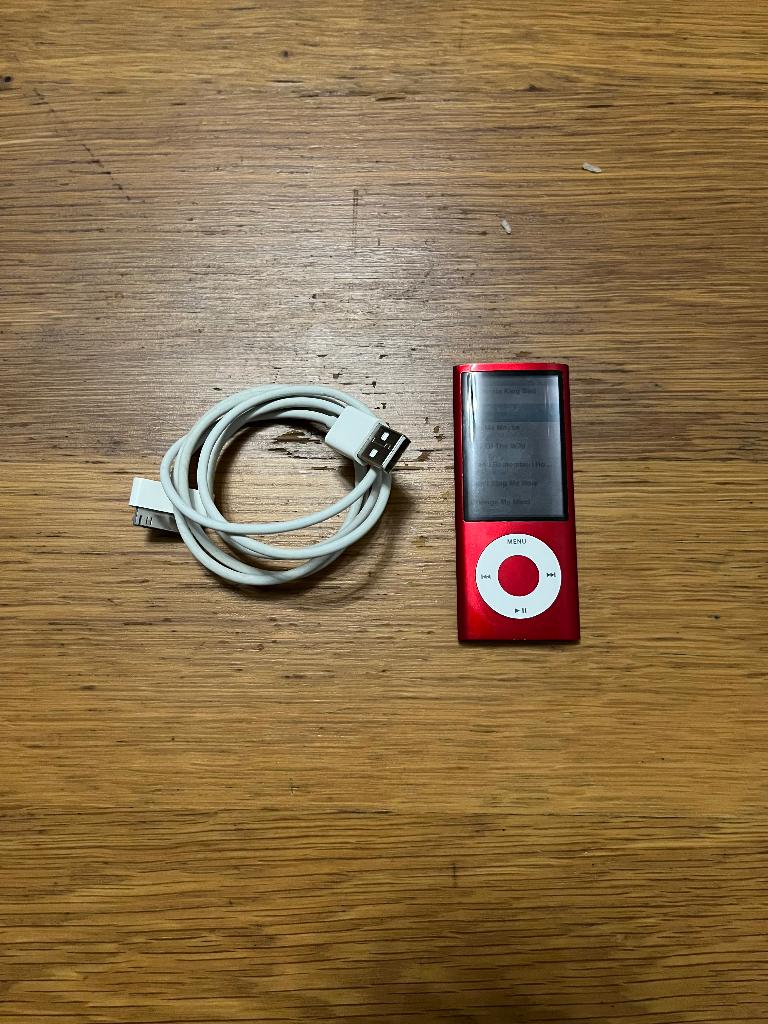 Apple iPod Nano 5G Product Red, 8GB, Overige kleuren, Met radio, Ophalen of Verzenden, Zo goed als nieuw