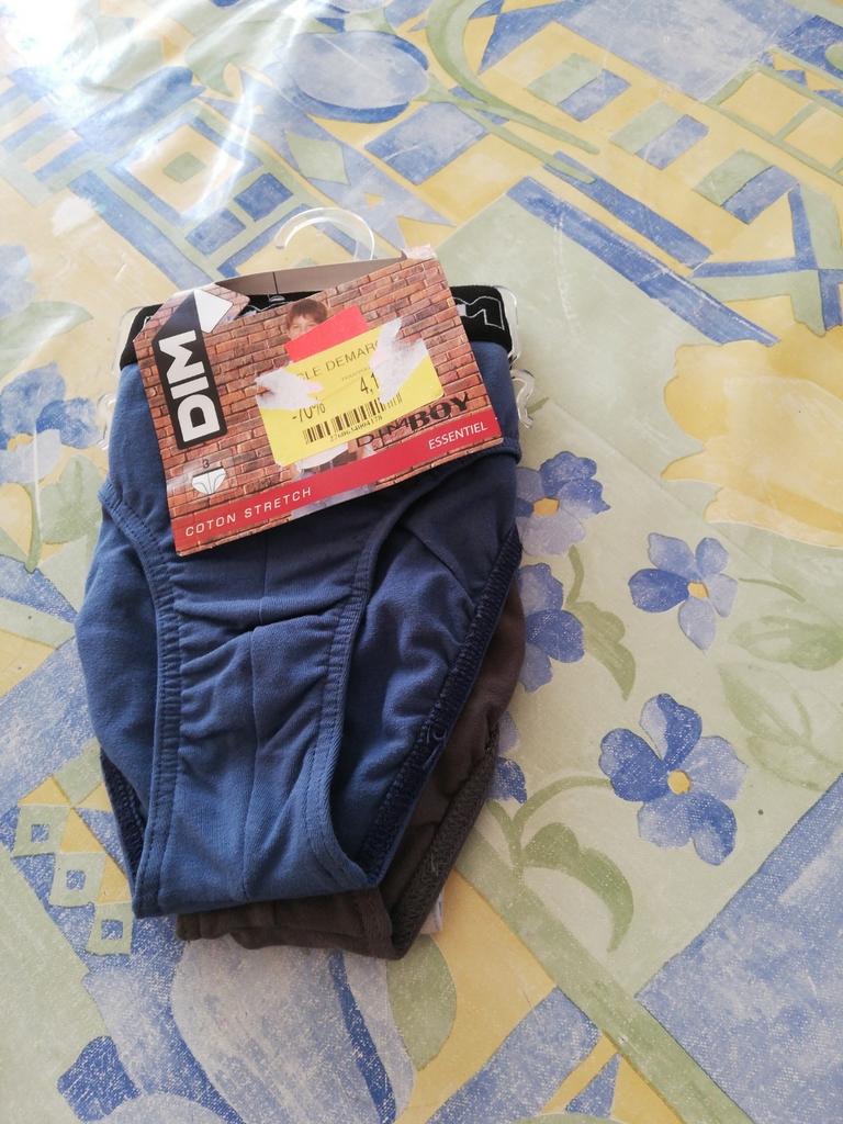3 slips DIM. Taille 14 ans. Neufs., Caravanes & Camping, Enlèvement ou Envoi, Comme neuf
