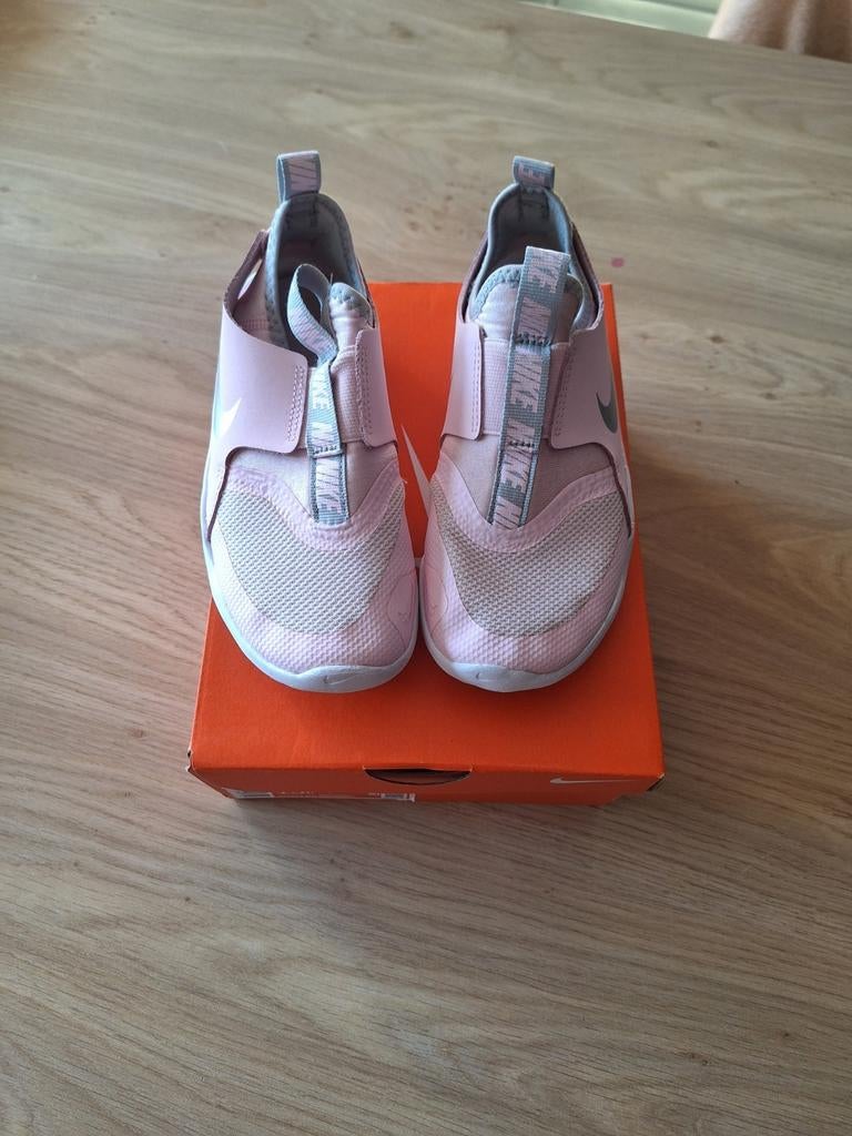 Basket nike flex runner, Enfants & Bébés, Enlèvement, Comme neuf, Fille
