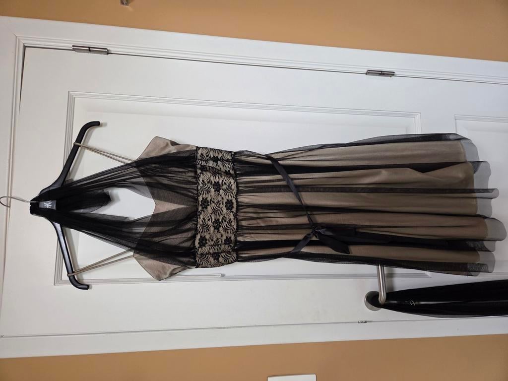 Robe de soirée élégante dorée/noire avec tulle, soie, dentel, Neuf, Taille 38/40 (M), Enlèvement ou Envoi, Star Box
