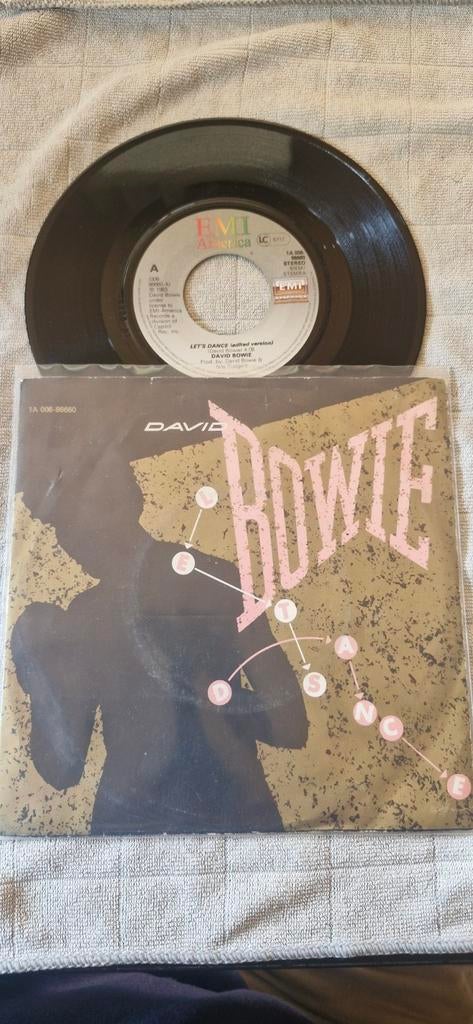 45 t plaat David Bowie "Let's Dance", Ophalen of Verzenden, Gebruikt