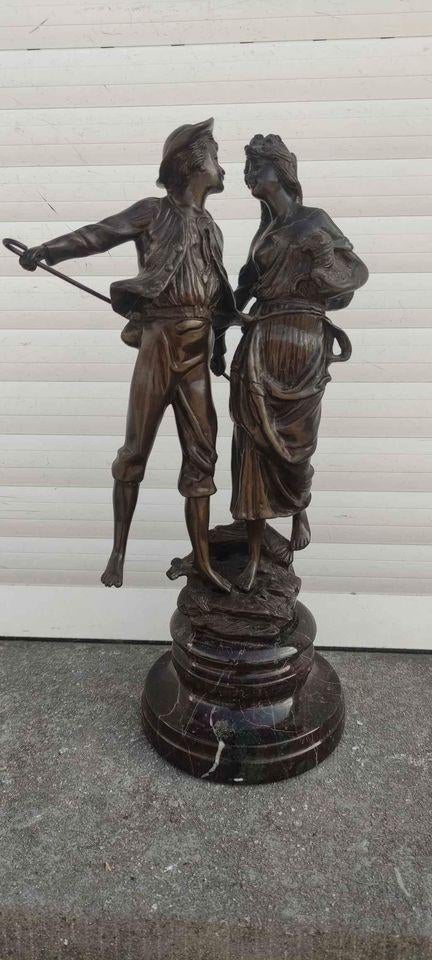 Couple de personnage en bronze signe Auguste moreau, Enlèvement ou Envoi, Bronze