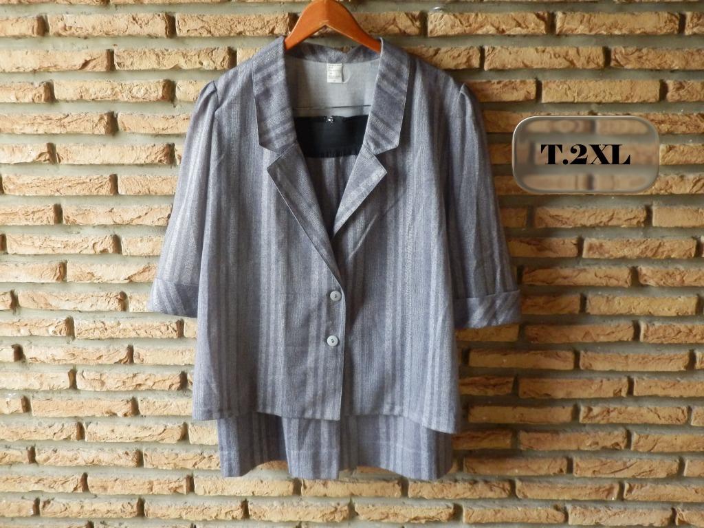 (7) - ensemble veste et jupe femme t.2XL grise, Vêtements | Femmes, Taille 42/44 (L), Gris, Enlèvement ou Envoi, Comme neuf