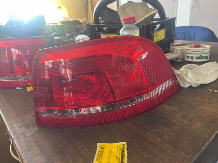 Achterlicht rechts van een Volkswagen Passat, Ophalen of Verzenden, 3 maanden garantie, Gebruikt, Volkswagen